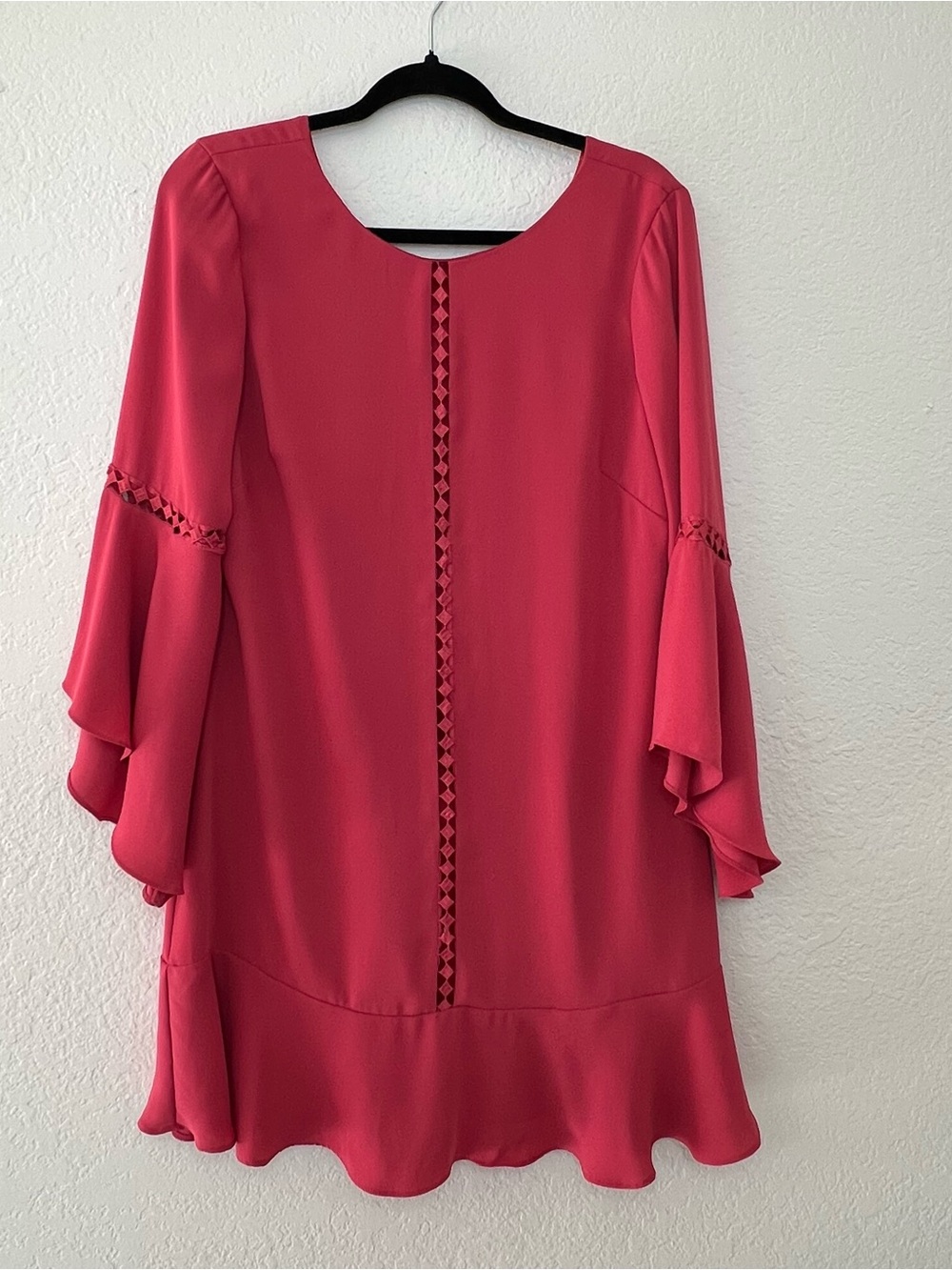 White House Black Market WHBM Bell Sleeve Dress Laser Cut Salmon Women’s Size 10